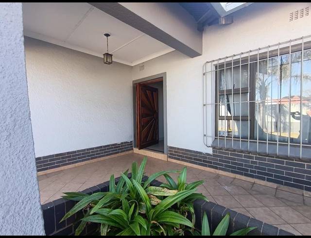 3 BEDROOM HOUSE FOR SALE IN HOMESTEAD